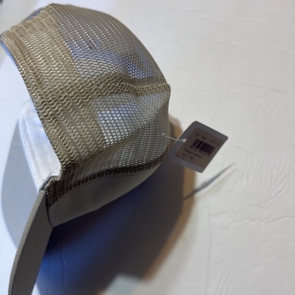 Alo Yoga hat - Picture 6 of 6